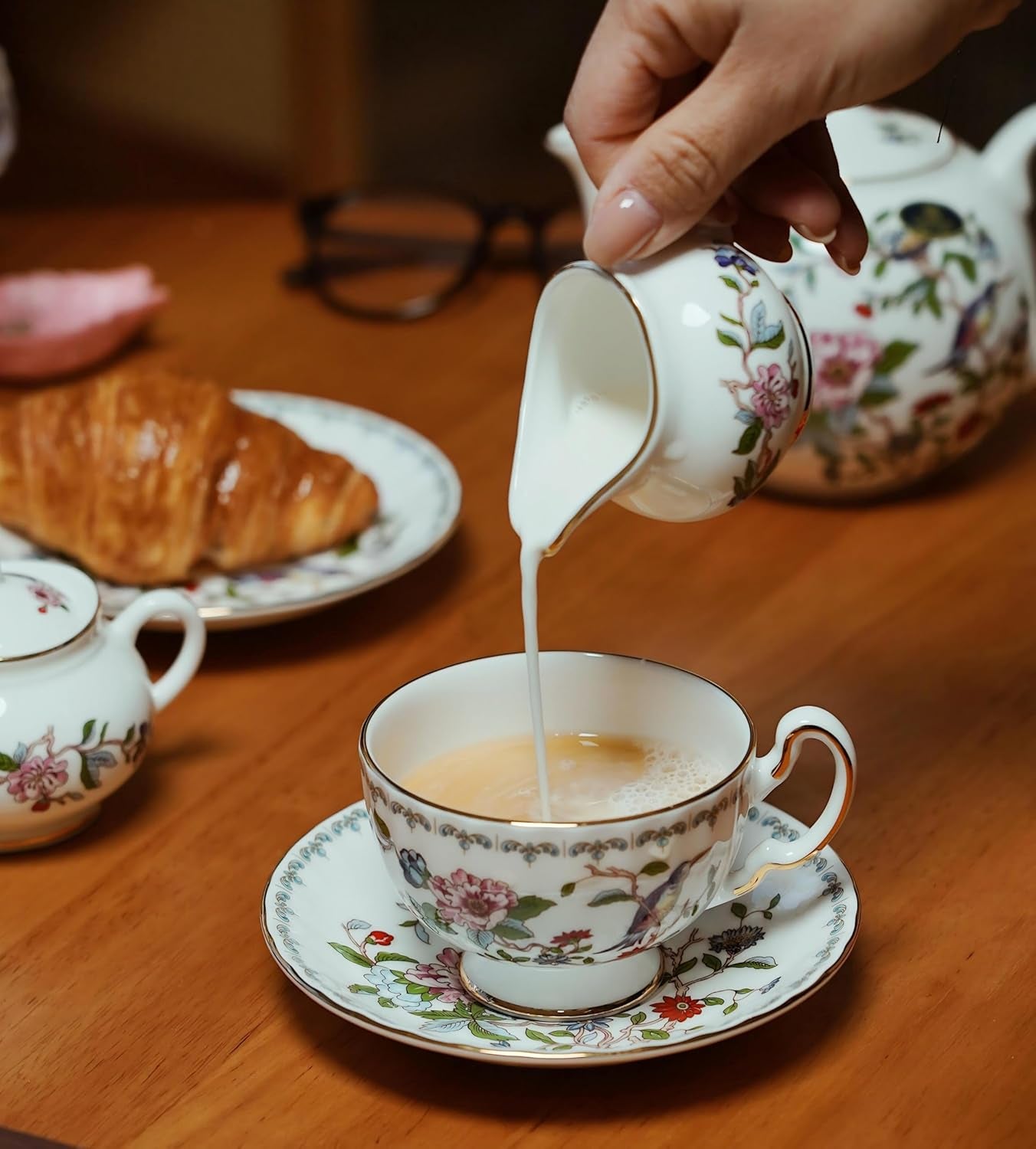 Fine Bone China Tea Party Set for Adult 7 Pieces Porcelain Flower Tea Set,Teapot and Set of 2 Teacups & Saucers with Sugar Bowl & Cream Jug