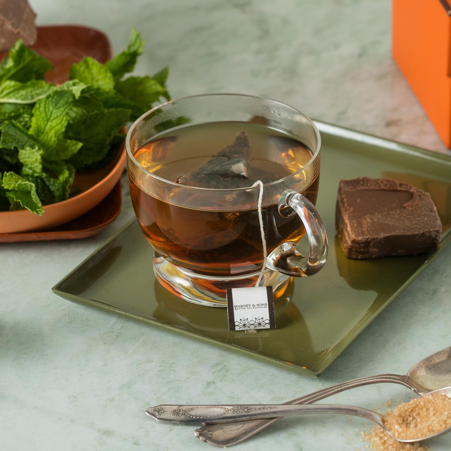 Harney and Sons Chocolate Mint, Flavored Black Tea - 20 Sachets per Tin | Chinese Black Tea, Chocolate, Peppermint & Vanilla Flavors, Caffeinated