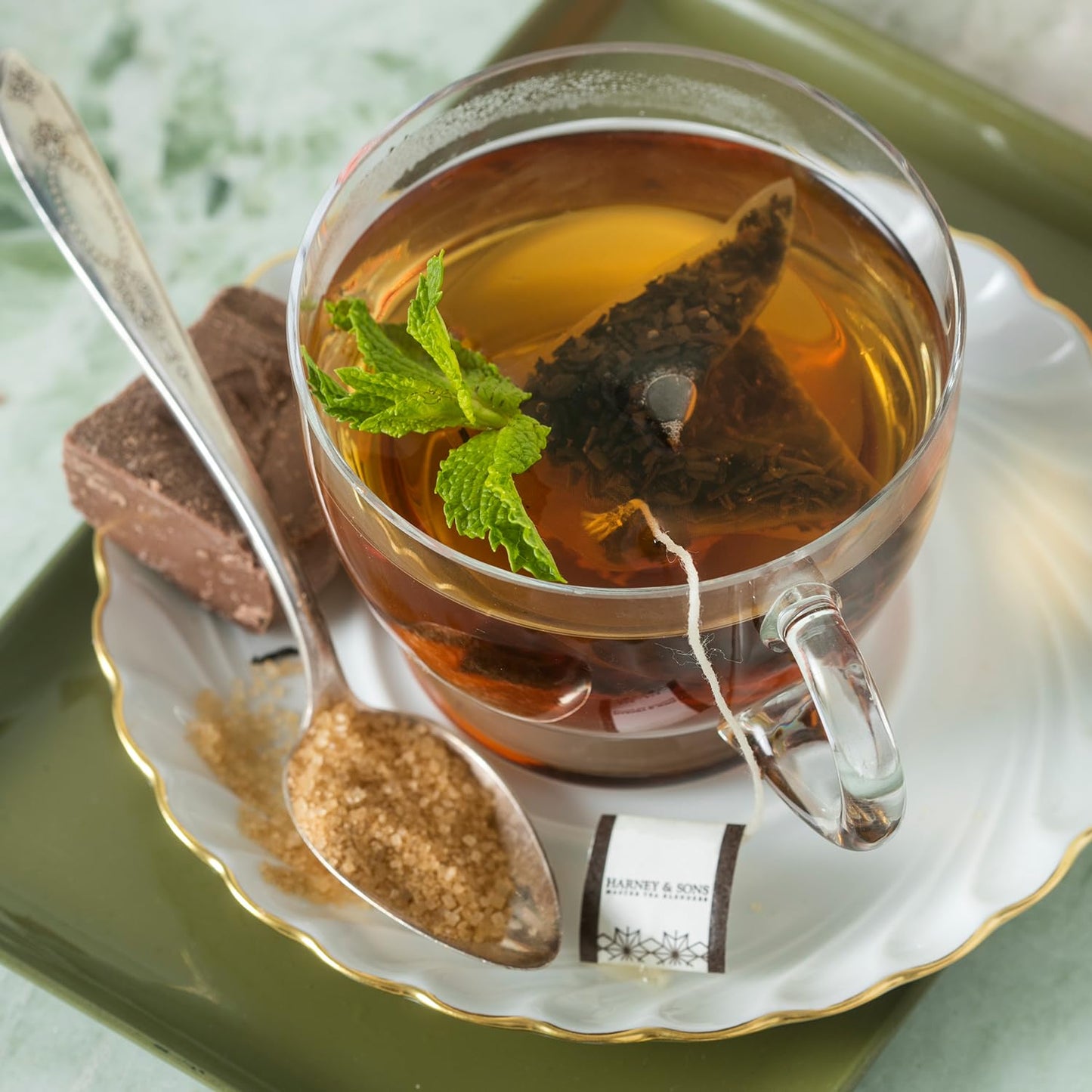 Harney and Sons Chocolate Mint, Flavored Black Tea - 20 Sachets per Tin | Chinese Black Tea, Chocolate, Peppermint & Vanilla Flavors, Caffeinated